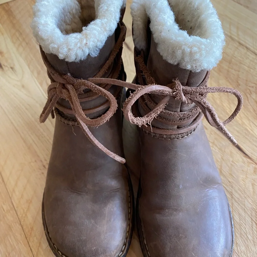 UGG leather Sherpa tie booties